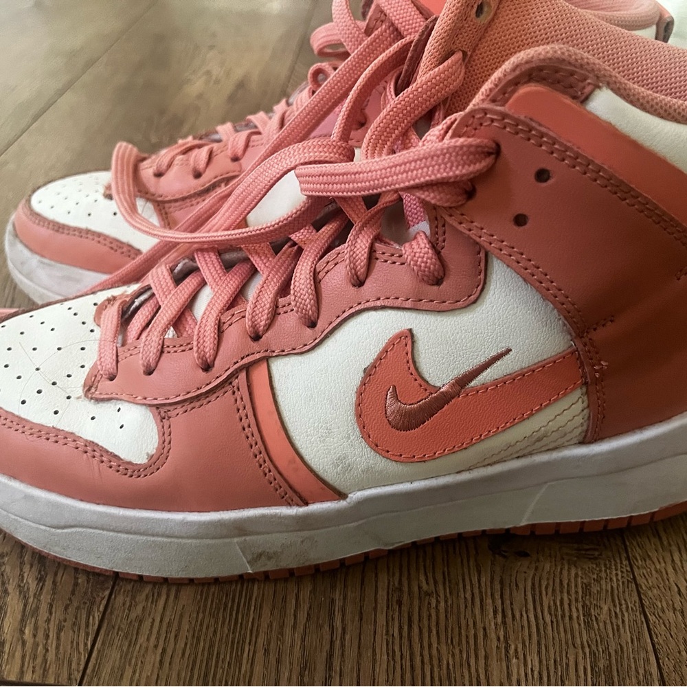 Nike Dunk High - Women’s Size 7 - Like New